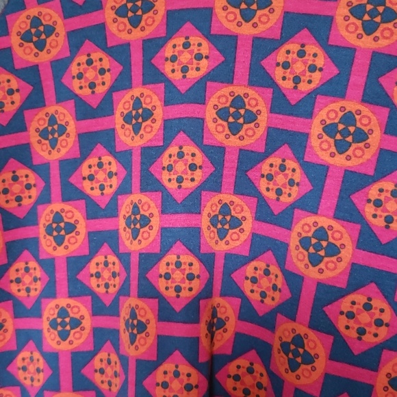 LulaRoe Randy - Picture 2 of 2